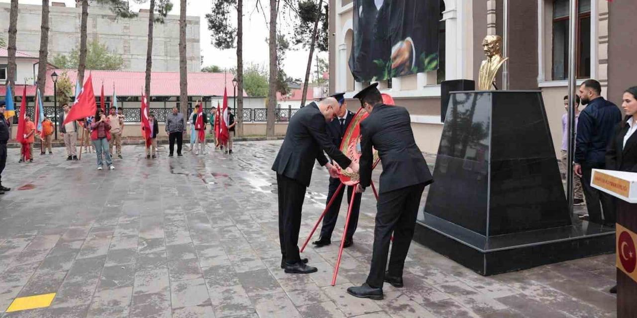 ARABAN’DA 29 EKİM CUMHURİYET BAYRAMI TÖRENLE KUTLANDI