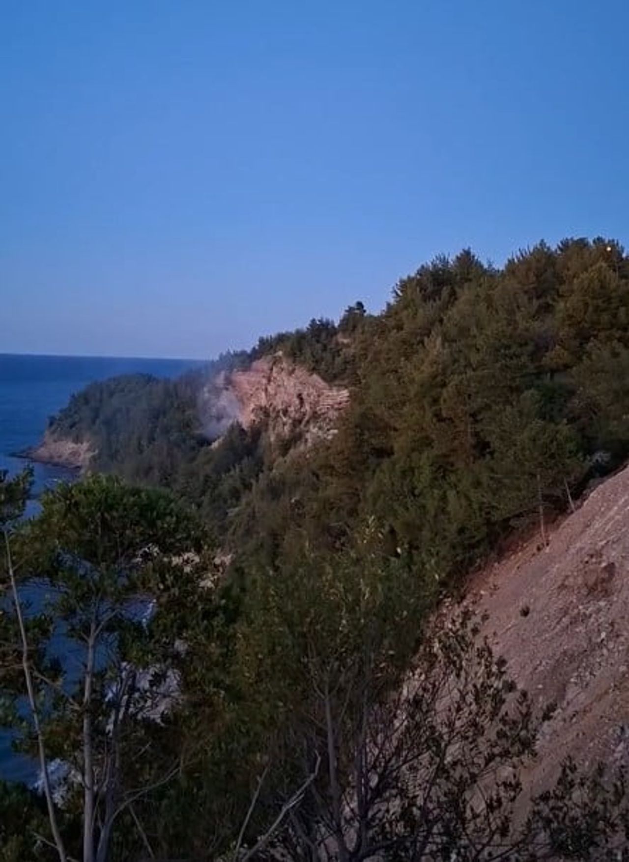 KASTAMONU’NUN KARADENİZ’E KIYISI BULUNAN CİDE İLÇESİNDE ORMANLIK ALANA DÜŞEN YABANCI CİSMİN...