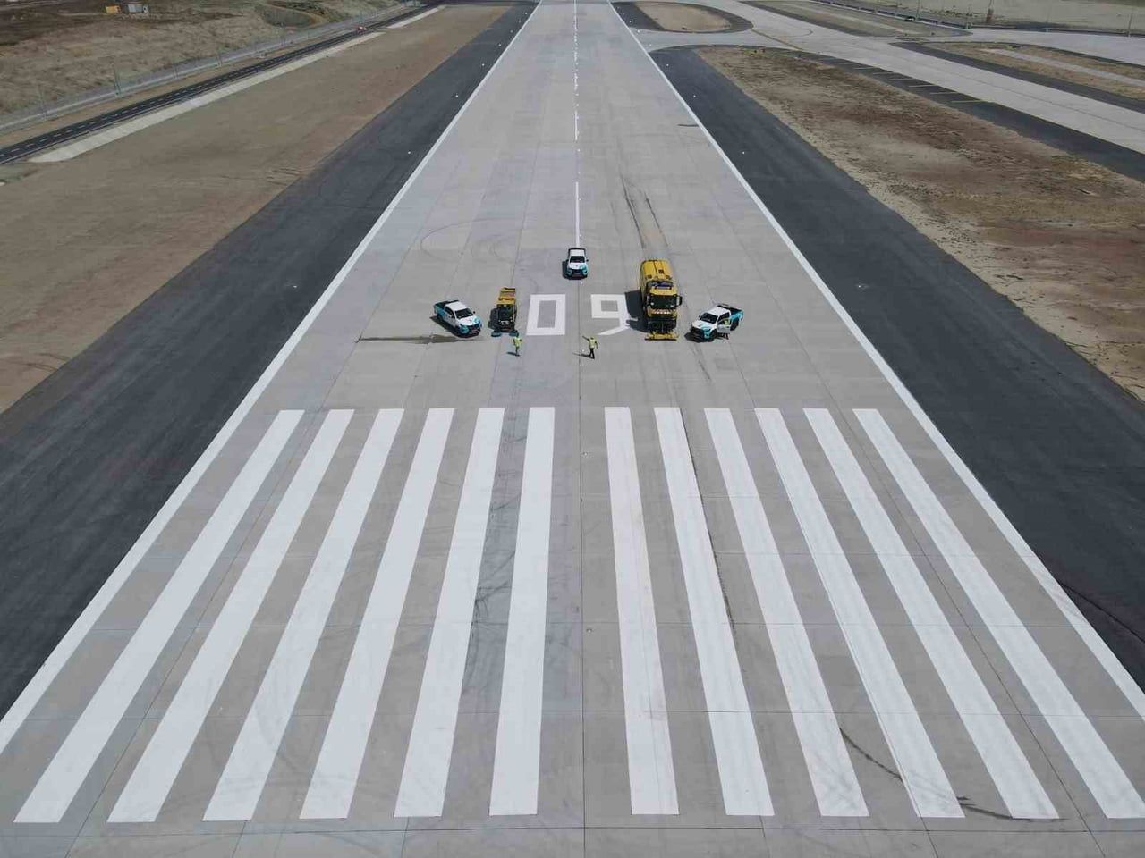 İSTANBUL HAVALİMANI'NIN İLK DOĞU-BATI PİSTİ YARIN AÇILIYOR