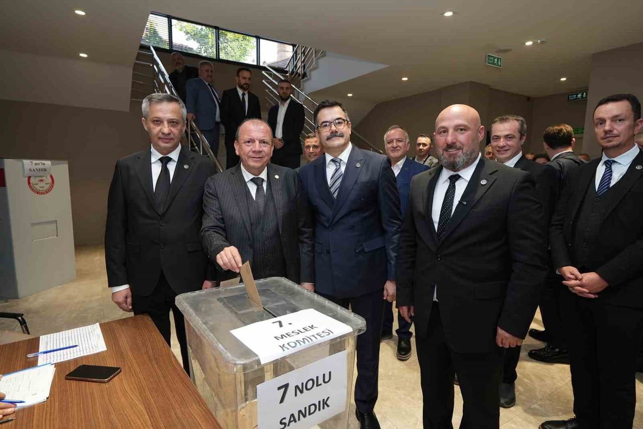 BURSA TİCARET BORSASI’NDA GERÇEKLEŞTİRİLEN SEÇİMLERDE 52 MESLEK KOMİTESİ ÜYESİ İLE 22 MECLİS ÜYESİ...