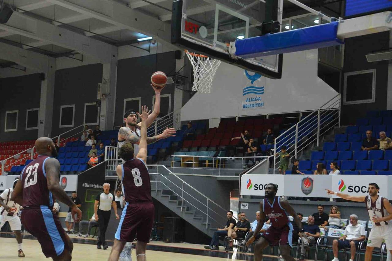 EGE CUP 2026 TURNUVASININ İKİNCİ MAÇINDA PİZZABULLS BORDO BANDIRMA BASKETBOL, TRABZONSPOR'U 87-65...