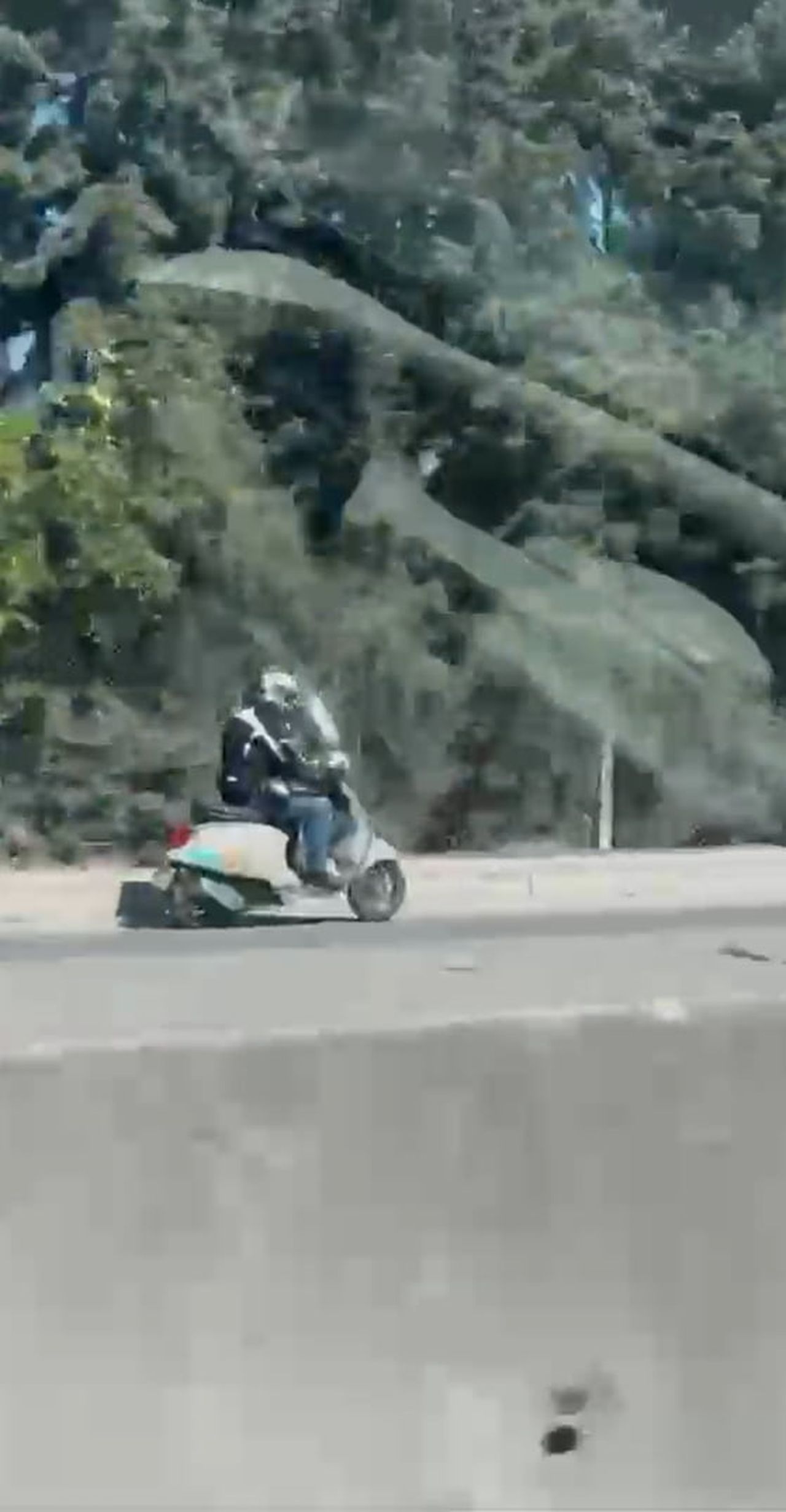 YALOVA-İZMİT KARA YOLUNUN DÖRTYOL MEVKİSİNDE TERS YÖNE GİREN MOTOSİKLET SÜRÜCÜSÜ, ADLİYE...