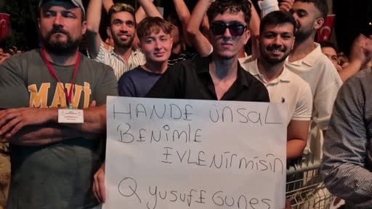 Sanatçı Hande Ünsal'dan evlilik teklifine ''ilginç'' yorumu