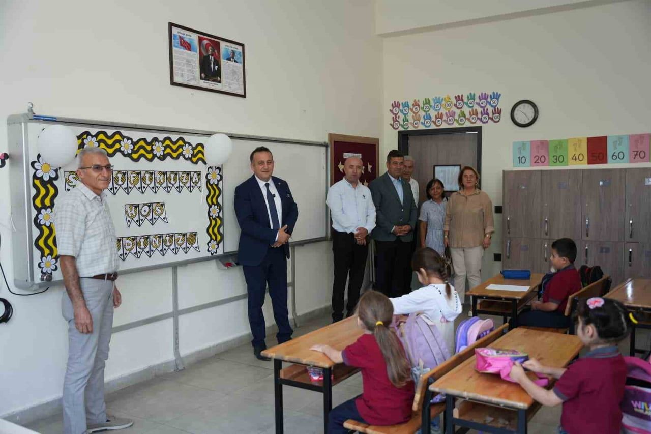 TURHAL BELEDİYE BAŞKANI MEHMET ERDEM URAL, 2026-2027 EĞİTİM ÖĞRETİM YILININ BAŞLAMASI DOLAYISIYLA...