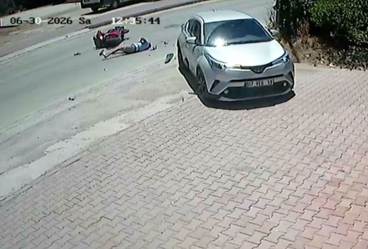 ANTALYA'NIN KUMLUCA İLÇESİNDE NİKAH İÇİN TARİH ALDIKTAN SONRA GEÇİRDİĞİ TRAFİK KAZASINDA 27...