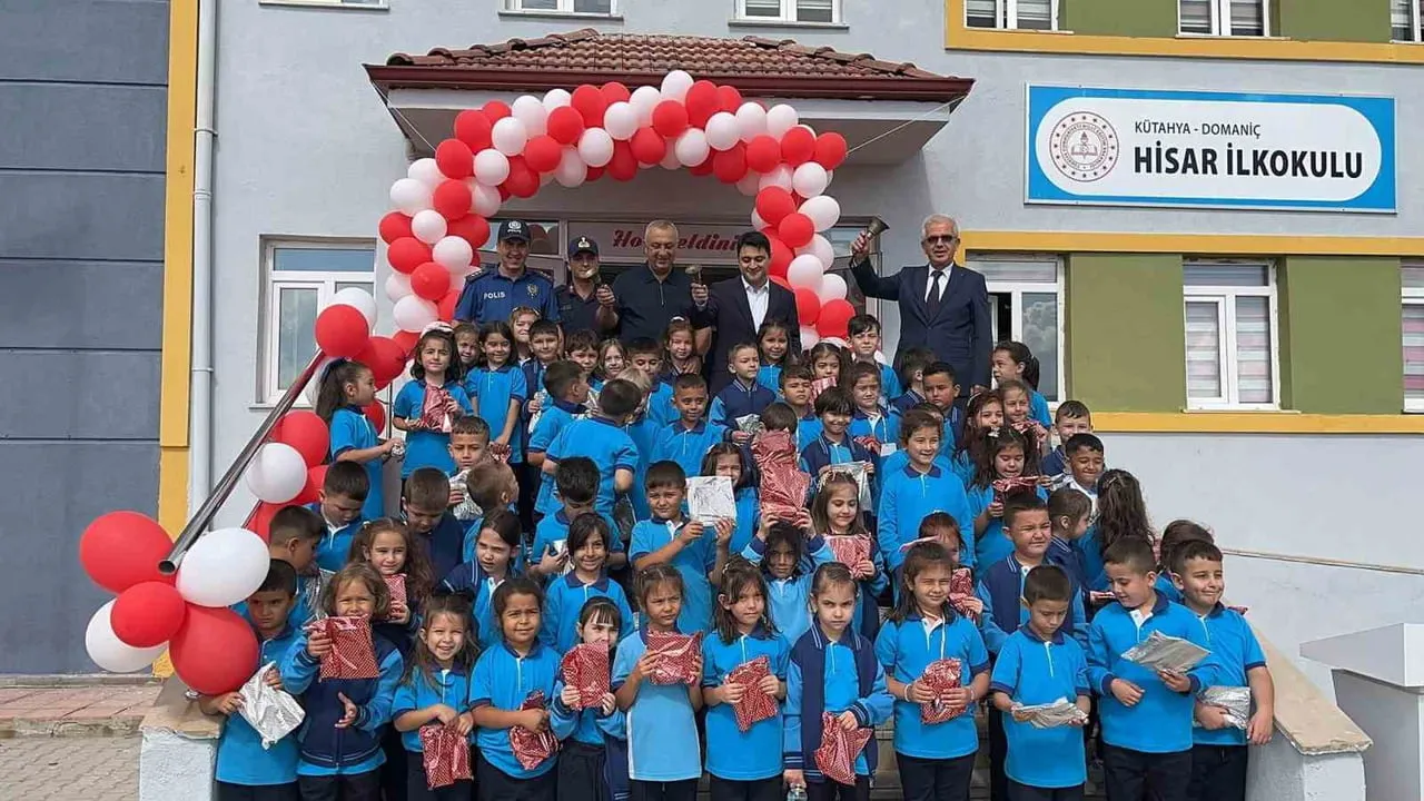 DOMANİÇ’TE YENİ EĞİTİM YILI COŞKUYLA BAŞLADI