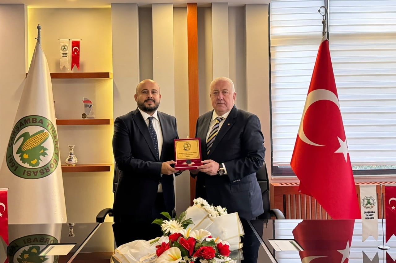 ÖNCEKİ DÖNEM YÖNETİM KURULU BAŞKANI KAZIM YILMAZ’(SAĞDAKİ) SOLDAKİ YÖNETİM KURULU BAŞKANLIĞI...