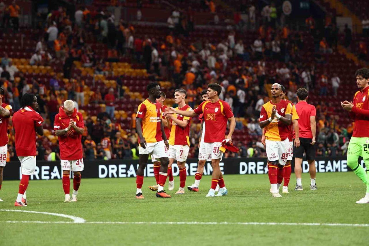 GALATASARAY, TRENDYOL SÜPER LİG 2026-2027 SEZONUNUN İLK HAFTASINDA SAHASINDA ÇORUM FK İLE 2-2...