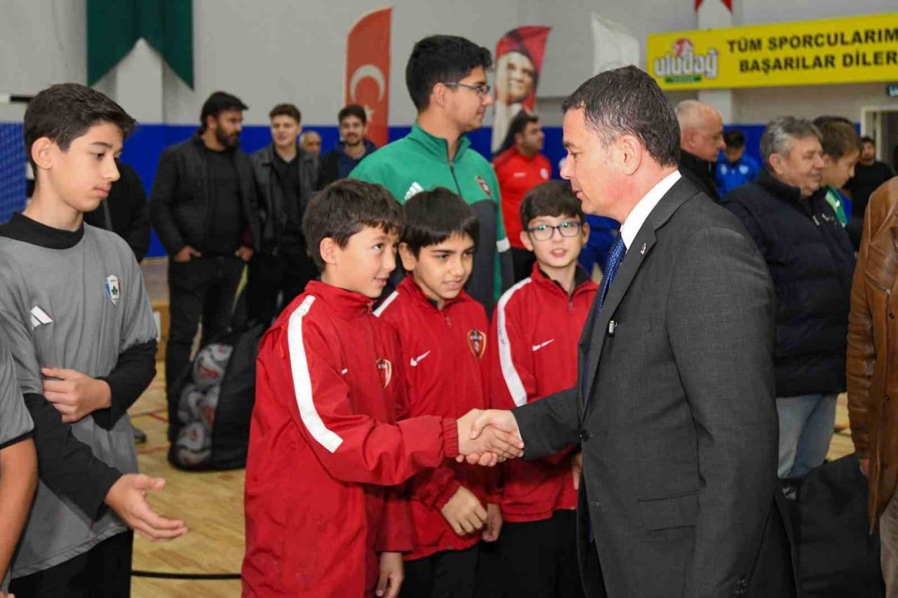 SAĞLIKLI NESİLLERİN YETİŞMESİ AMACIYLA SPORA VE SPORCUYA YÖNELİK DESTEKLERİNİ YOĞUN BİR ŞEKİLDE...