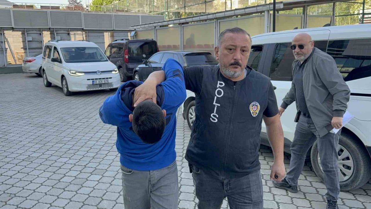 A.K., ÇIKARILDIĞI MAHKEMECE TUTUKLANARAK SAMSUN T TİPİ KAPALI CEZAEVİNE GÖNDERİLDİ.