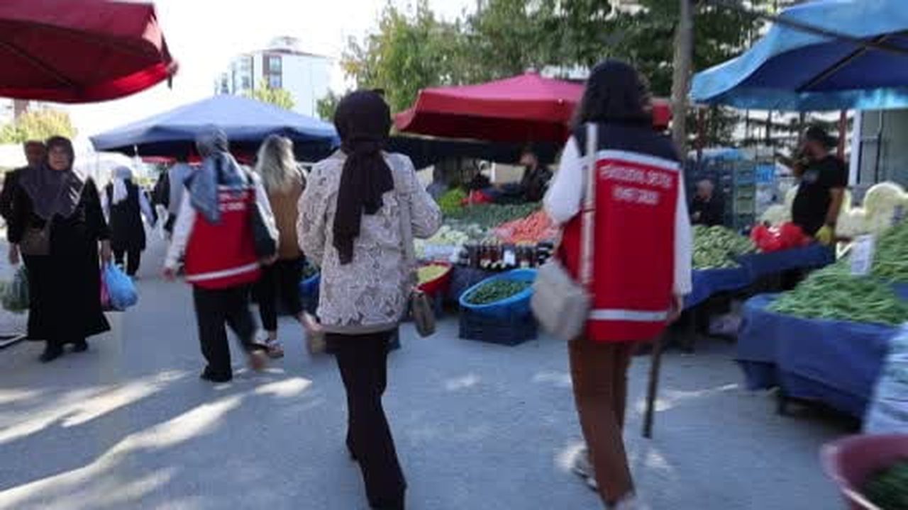 Elazığ'da 84 yaşındaki Özbay çiftine "İyilik Var" projesi kapsamında kışlık destek