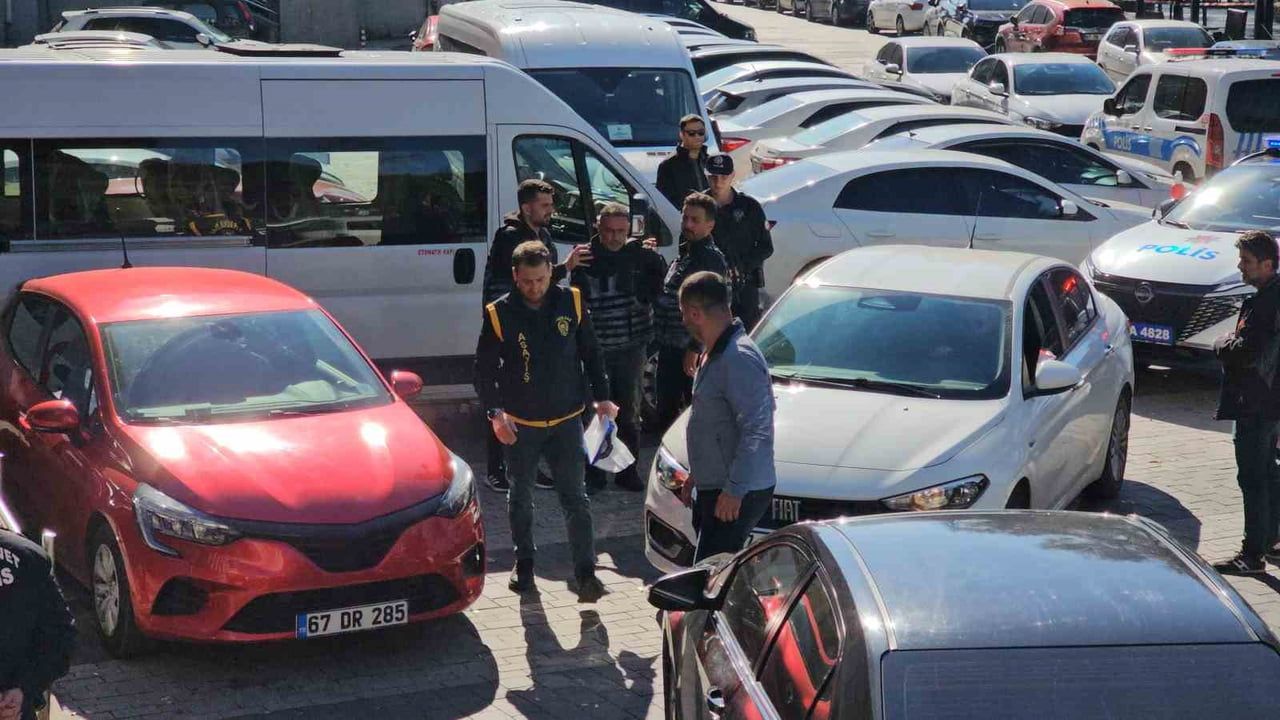 ZONGULDAK'IN KİLİMLİ İLÇESİNDE BOŞANMA AŞAMASINDAKİ EŞİNİ VE YARDIM ETMEK İSTEYEN 27 YAŞINDAKİ...