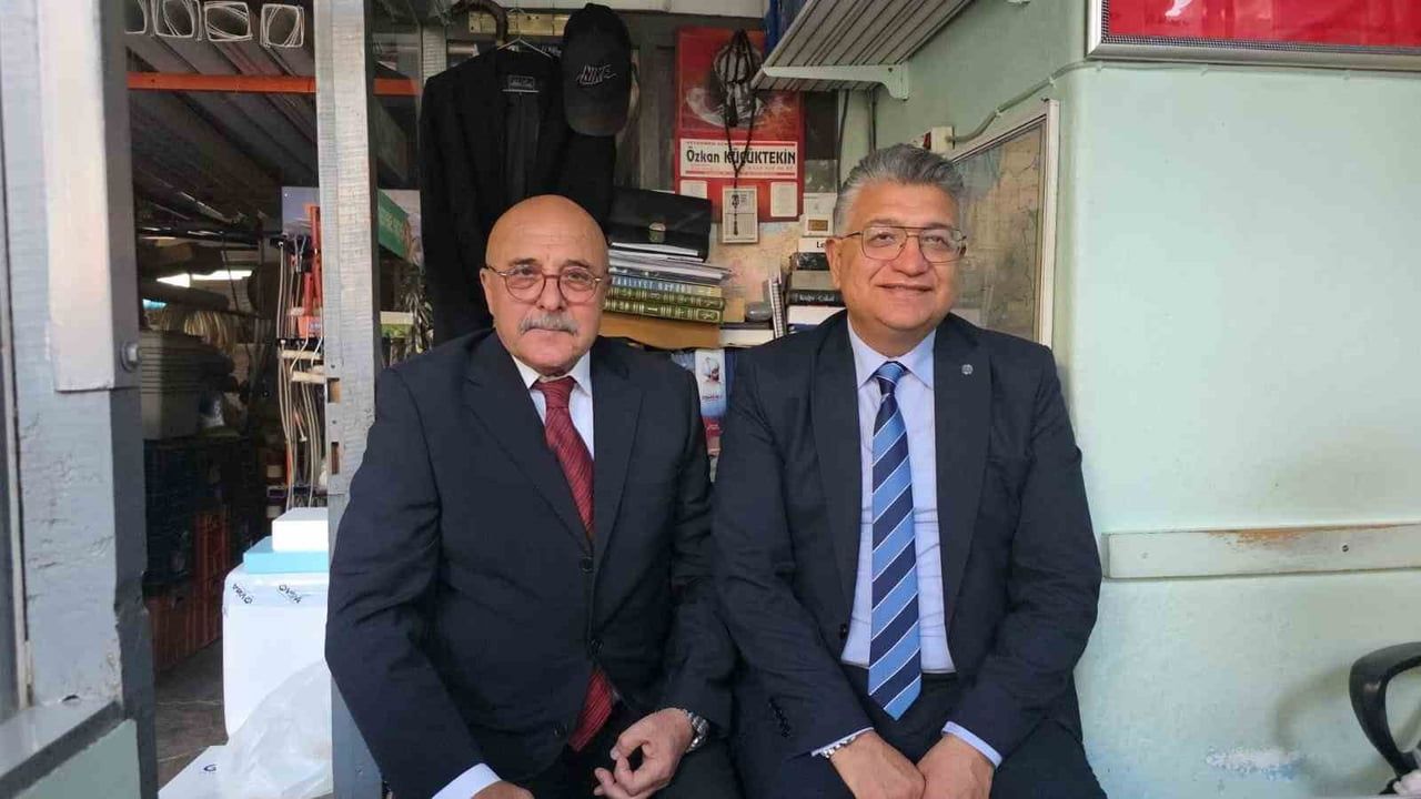 KÜTAHYA'NIN CEMALETTİN MAHALLESİ'NDE 1984 YILINDA İLK KEZ MUHTAR SEÇİLEN CAN SINAY, 43 YILDIR...