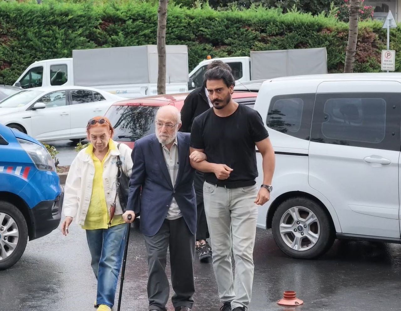 OYUNCU EMİN OLCAY İFADE VERMEK ÜZERE SİLİVRİ ADLİYE'SİNE GELDİ