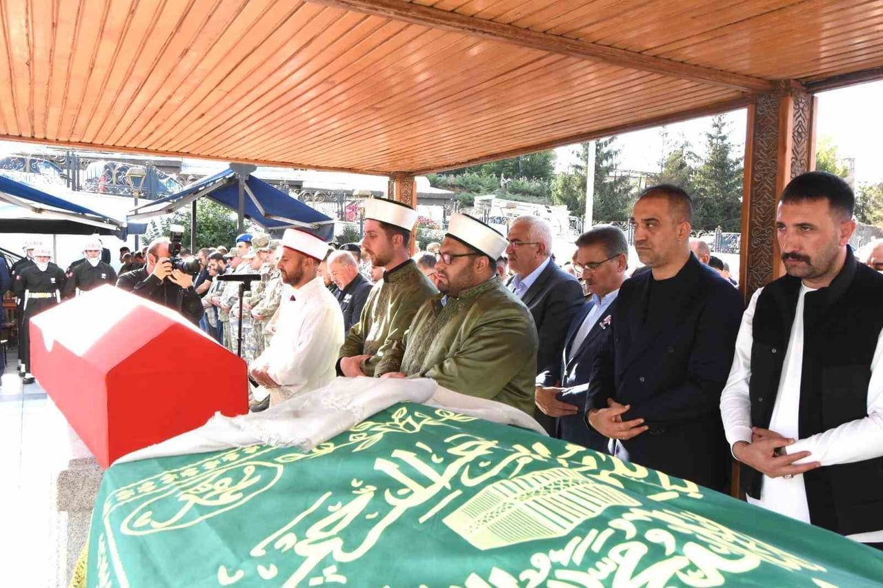 ERZURUM, AYNI GÜN YAŞAMINI YİTİREN DOKUZ EYLÜL ÜNİVERSİTESİ ÖĞRETİM ÜYESİ DR. AYÇA KÜBRA HIZARCI...