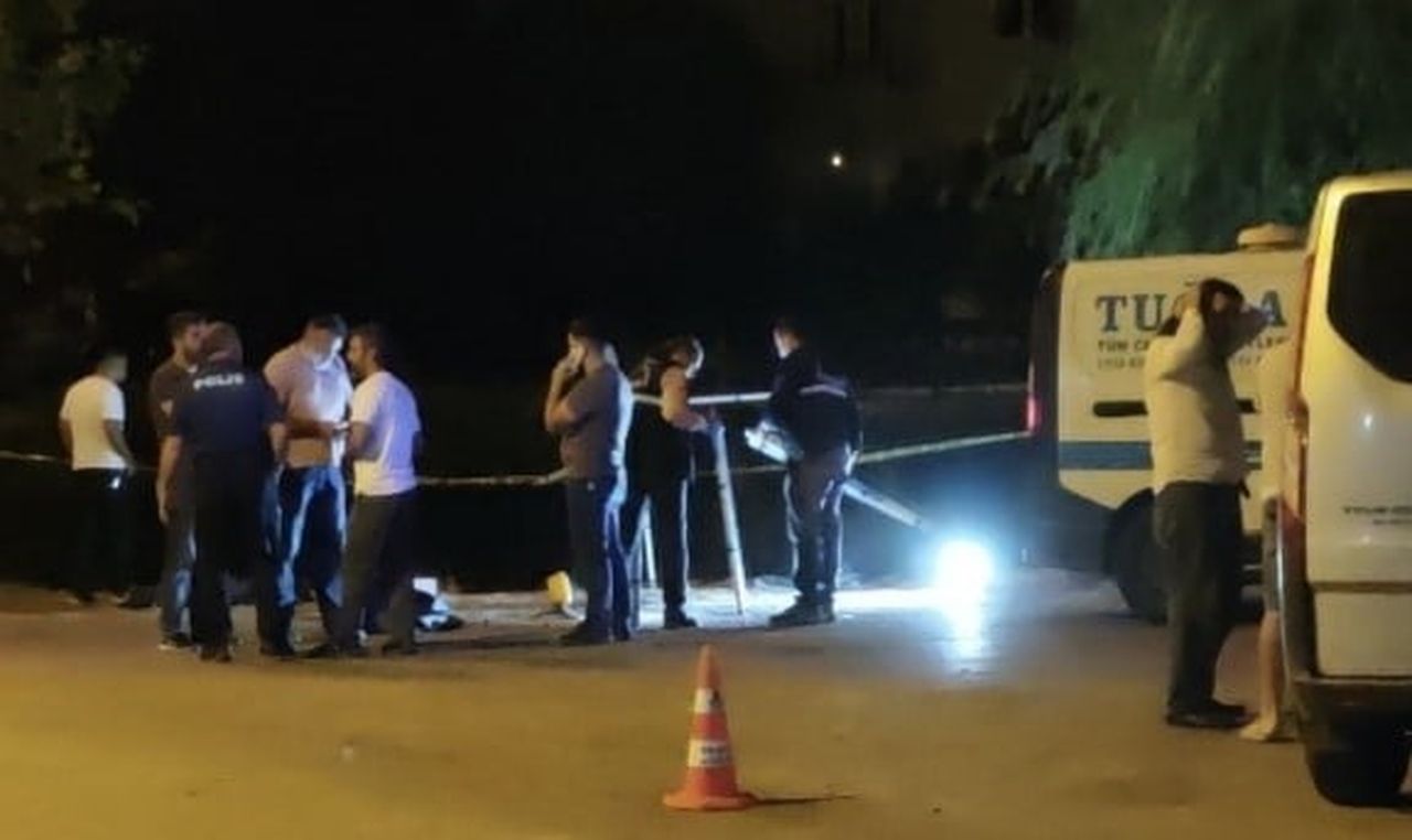 BALIKESİR’İN EDREMİT İLÇESİNDE AKŞAM SAATLERİNDE DEREDE BİR KİŞİNİN CANSIZ BEDENİ...