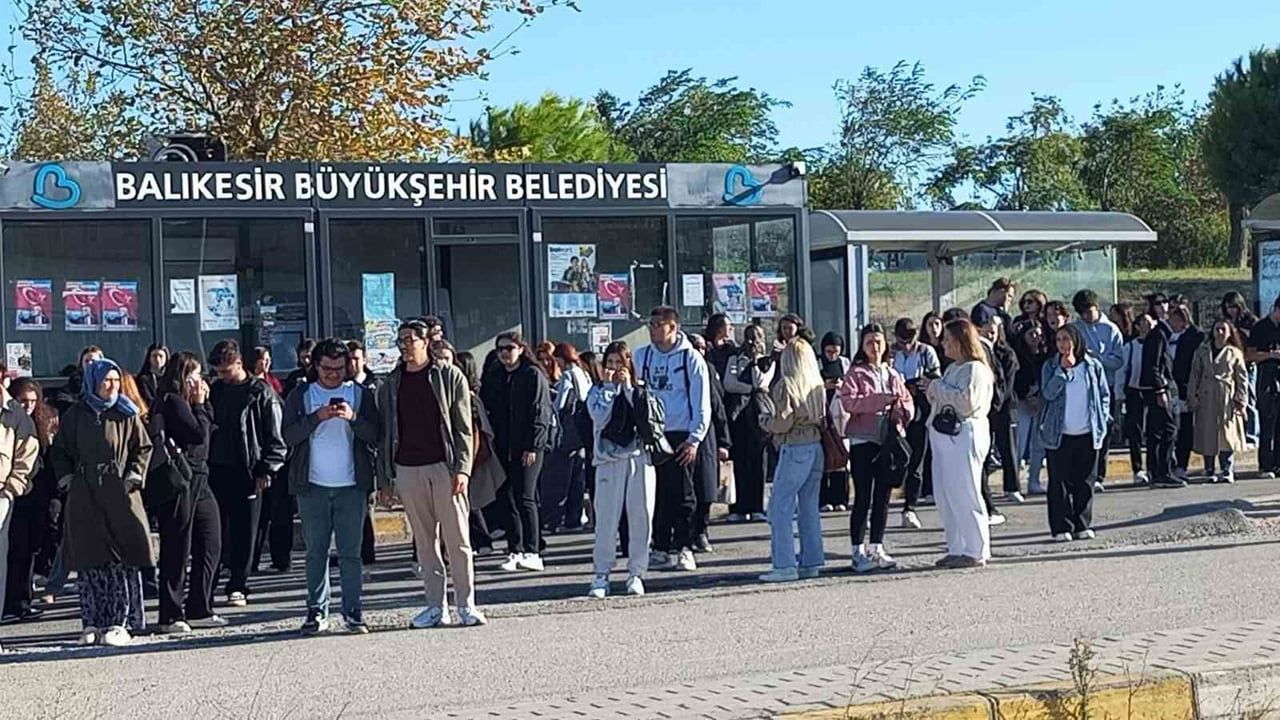 BALIKESİR'İN BANDIRMA İLÇESİNDE BULUNAN ONYEDİ EYLÜL ÜNİVERSİTESİ YERLEŞKESİNDE EĞİTİMİN BAZI...