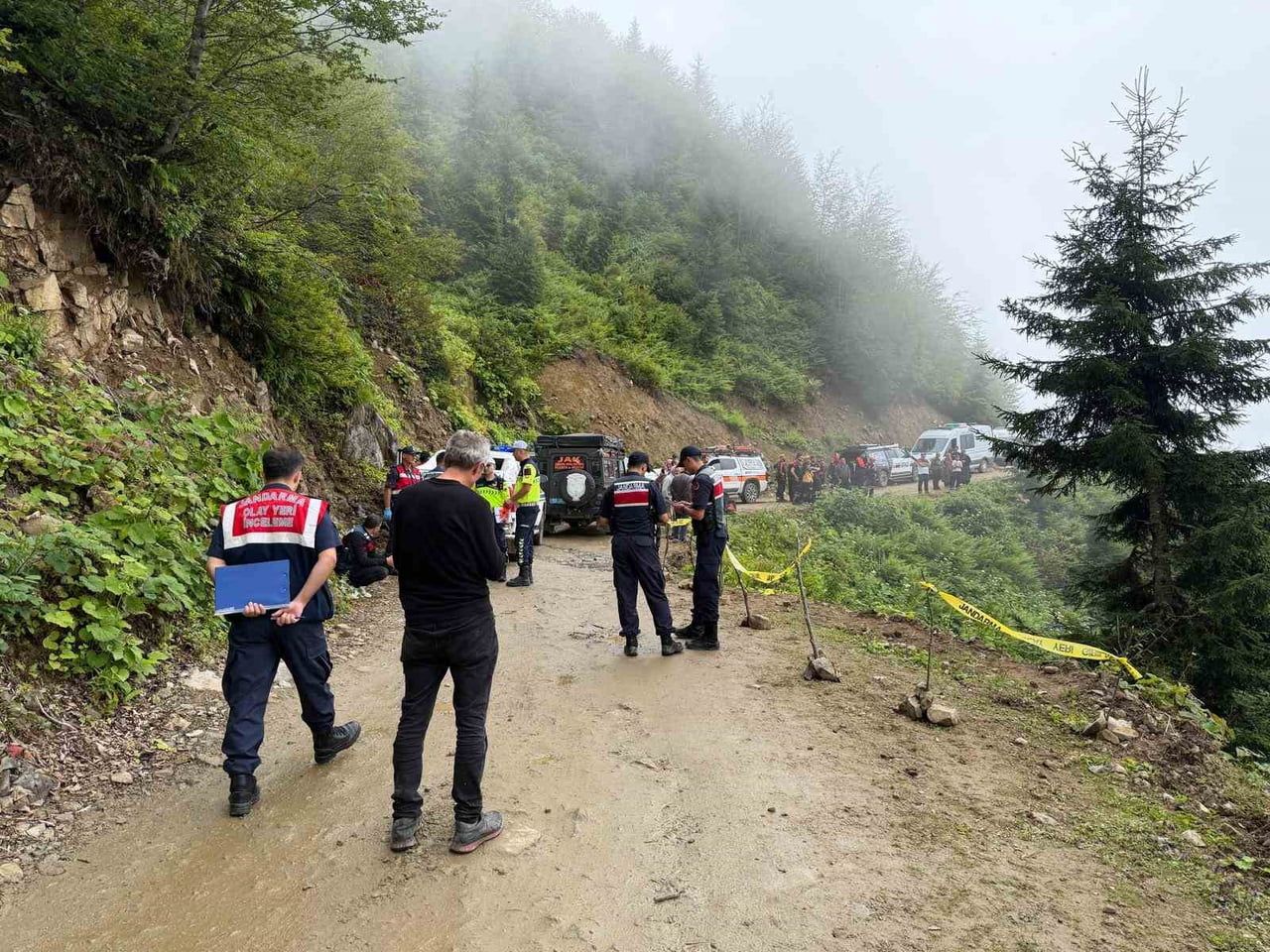 RİZE'NİN ÇAMLIHEMŞİN İLÇESİNDE İKİ GÜNDÜR KAYIP OLARAK ARANAN 86 YAŞINDAKİ OSMAN KUYUMCU, ARACININ...