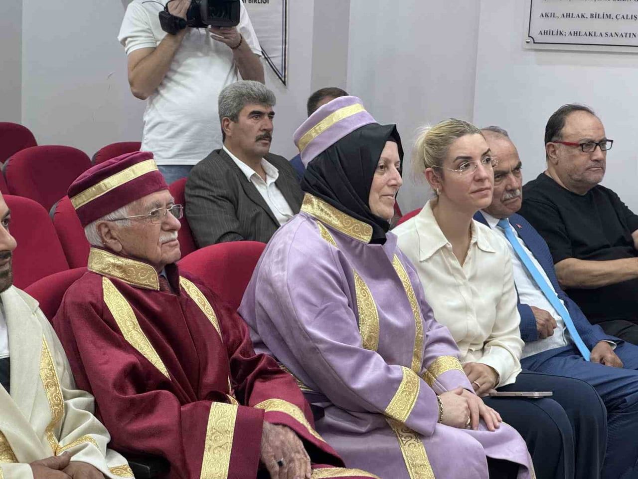 DÜZENLENEN BASIN TOPLANTISINA BAŞKAN ODAKIR'IN YANI SIRA TİCARET İL MÜDÜRÜ MAHMUT SİPAHİOĞLU...