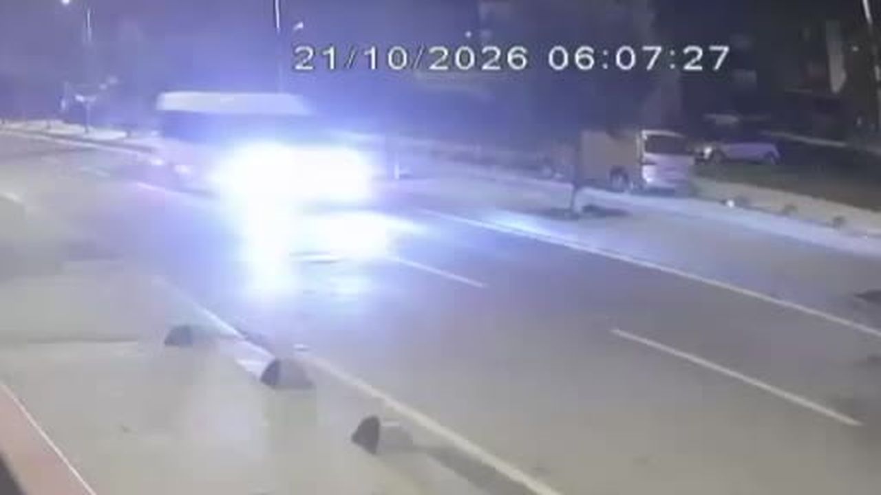 Arnavutköy’de 9 kişinin yaralandığı servis kazasının görüntüleri ortaya çıktı