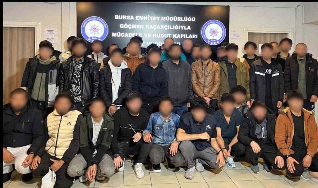 BURSA’DA GÖÇMEN KAÇAKÇILIĞIYLA MÜCADELE KAPSAMINDA DÜZENLENEN OPERASYONLARDA 11 ŞÜPHELİ...