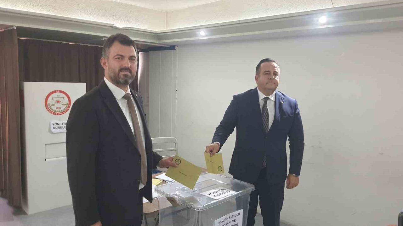 DENİZLİ TİCARET BORSASINDA KOMİTE SEÇİMLERİNİN TAMAMLANMASININ ARDINDAN YAPILAN OYLAMALARDA...