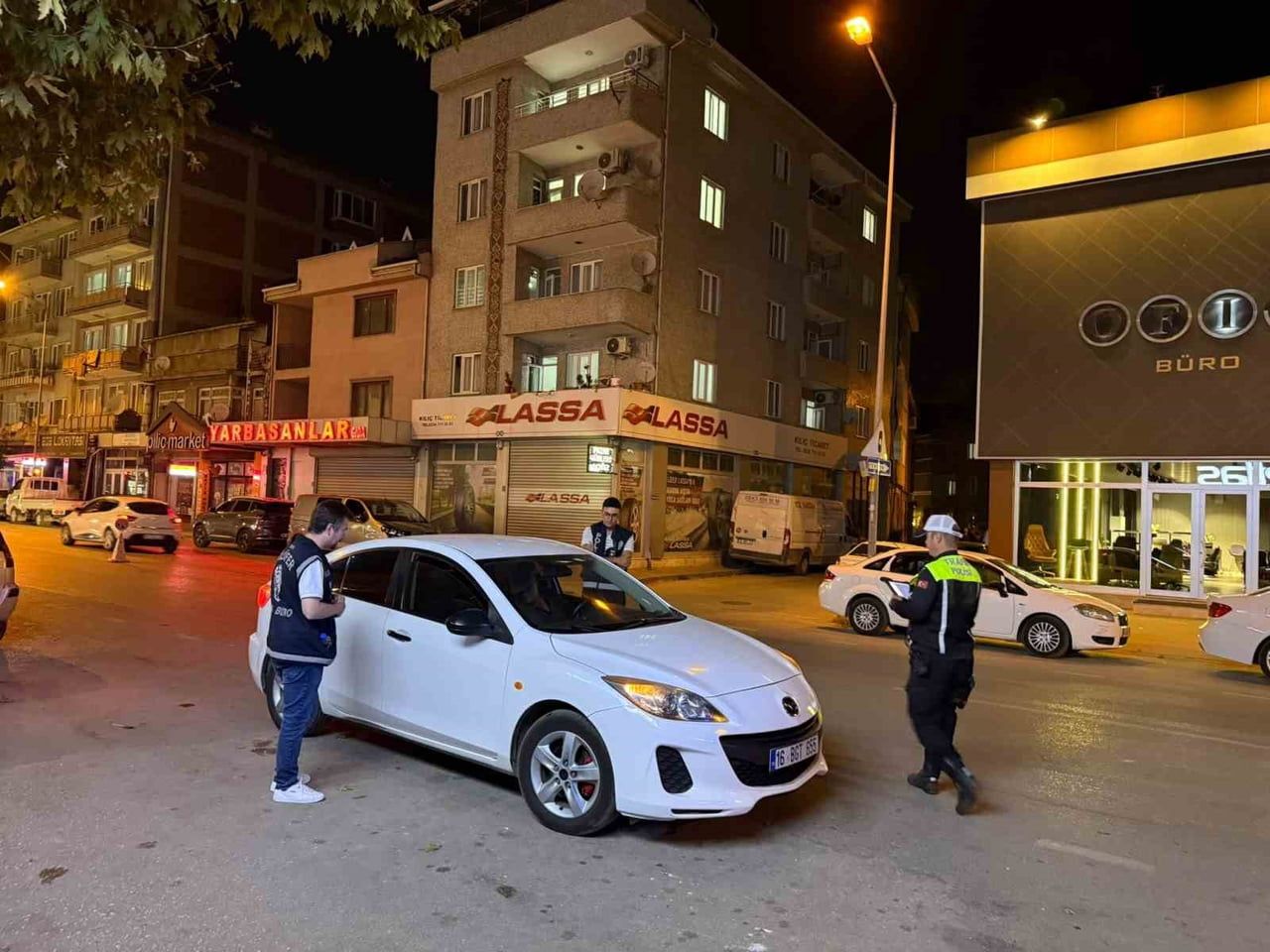 İNEGÖL’DE POLİS KUŞ UÇURTMADI, 1412 KİŞİ SORGULANDI