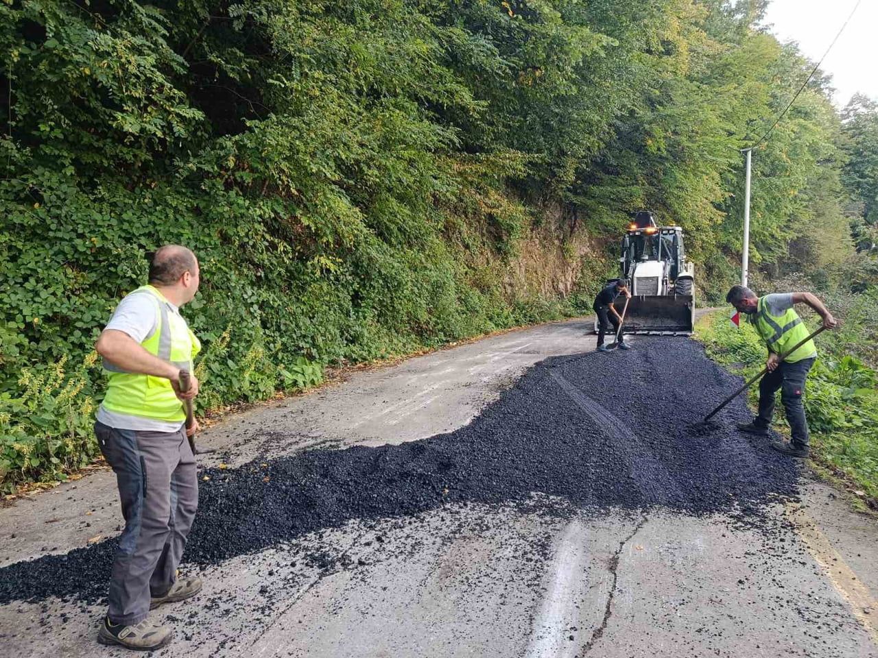 DÜZCE İL ÖZEL İDARESİ, GÖLYAKA İLÇESİNE BAĞLI YUNUSEFENDİ KÖYÜ’NDE ULAŞIM KONFORUNUN VE YOL...