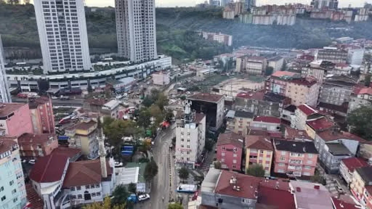 Ayazağa’da selin izleri siliniyor: Stadyum ve çevresinde yıkım ve temizlik çalışmaları...