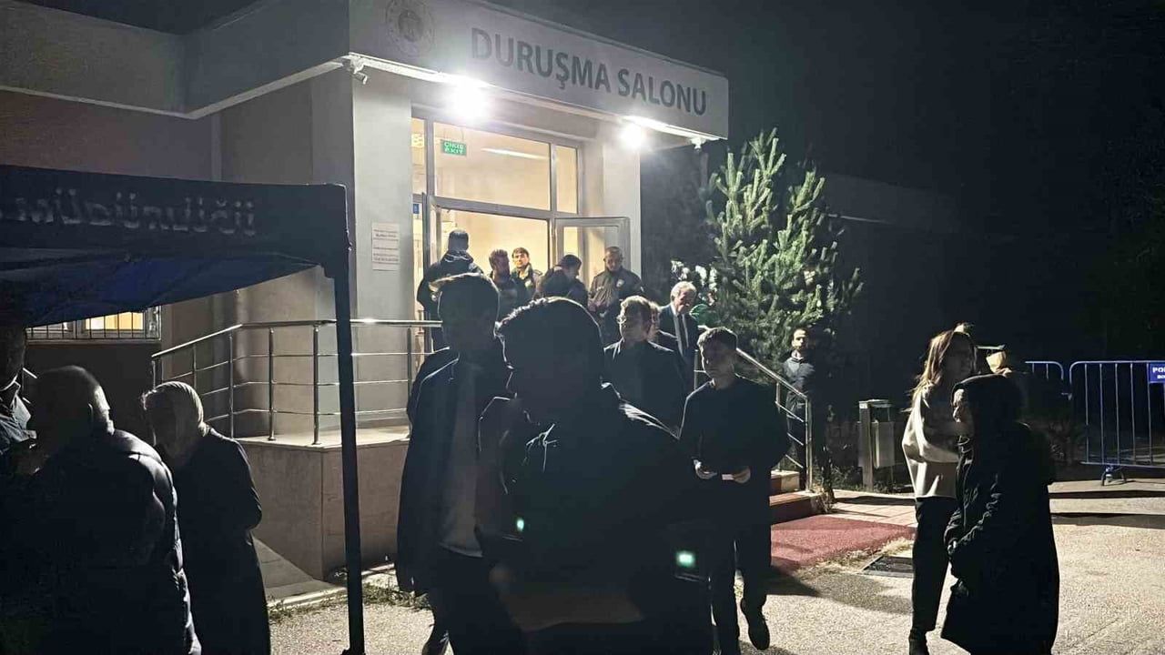 BOLU BELEDİYESİ’NE YÖNELİK YÜRÜTÜLEN ‘İCBAR SURETİYLE İRTİKAP’ SORUŞTURMASI KAPSAMINDA 4’Ü TUTUKLU...