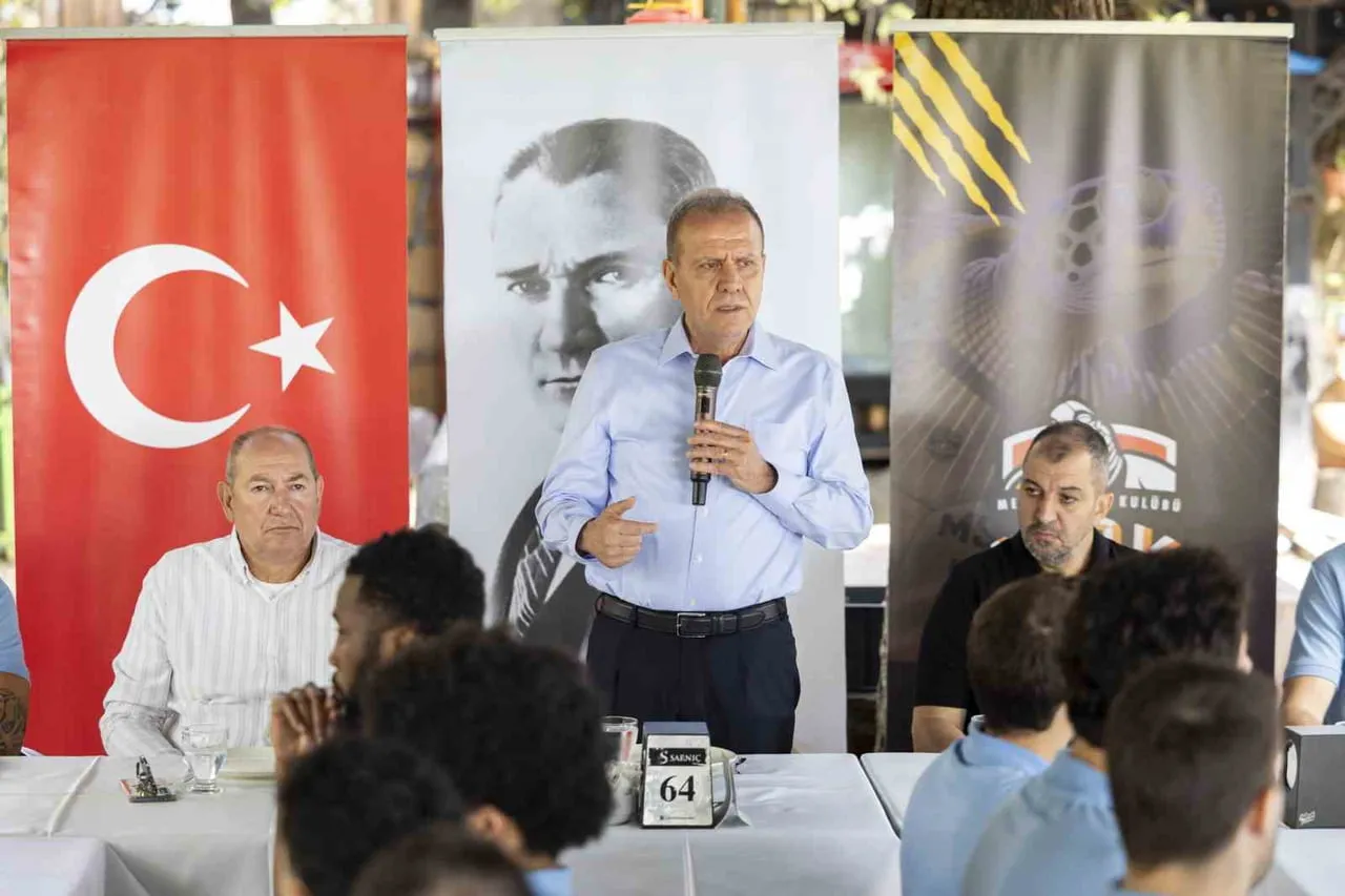 MERSİN BÜYÜKŞEHİR BELEDİYE BAŞKANI VAHAP SEÇER, 2026-2027 SEZONUNDA TÜRKİYE SİGORTA BASKETBOL...