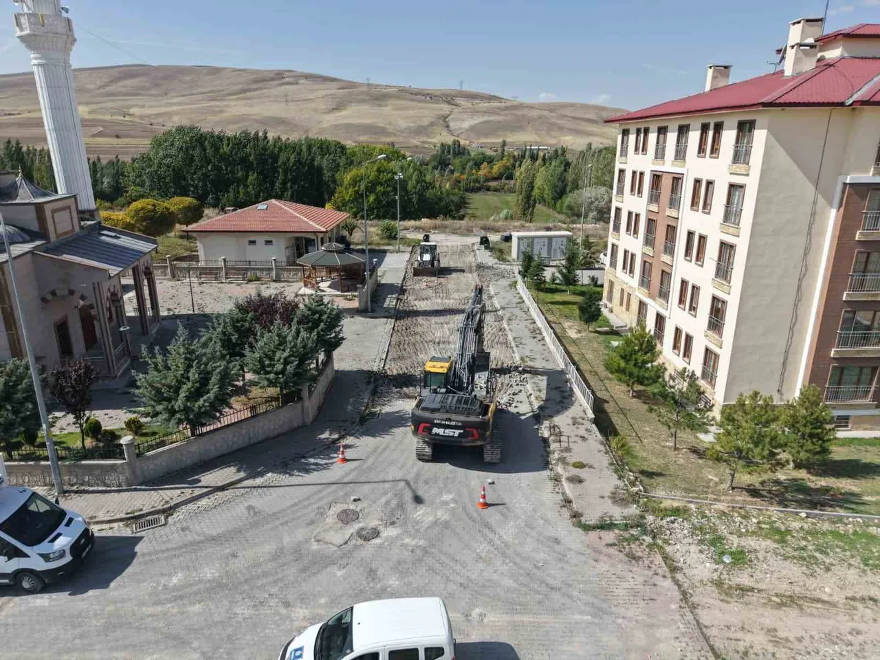 KAYSERİ’NİN BÜNYAN İLÇESİNDE, YAKUTİYE MAHALLESİ’NDE BULUNAN TOKİ YOLU’NUN YAPIM ÇALIŞMALARINA...