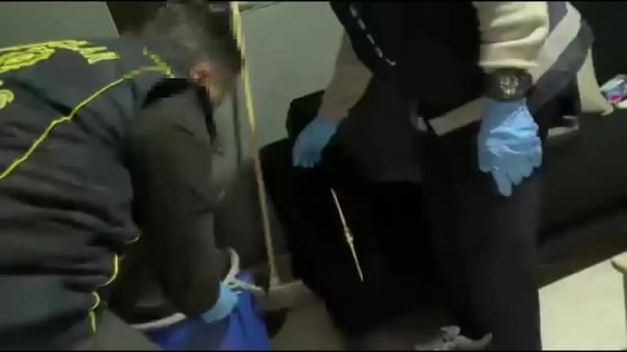 Bağcılar'da, baskın yapılan depo uyuşturucu imalathanesi çıktı