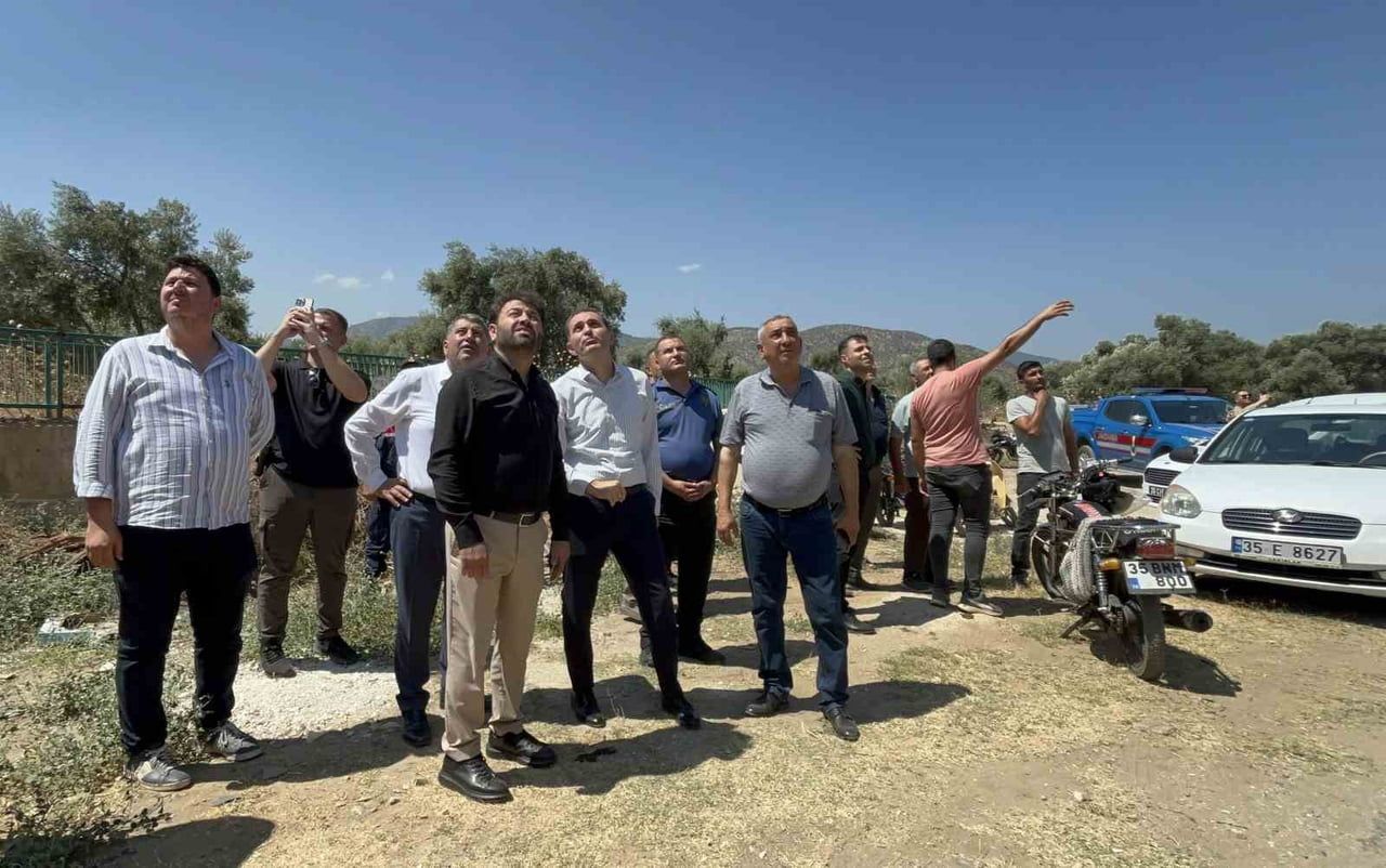 BAYINDIR KAYMAKAMI MURAT METE VE BELEDİYE BAŞKANI DAVUT SAKARSU YANGIN BÖLGESİNDE ÇALIŞMALARI...