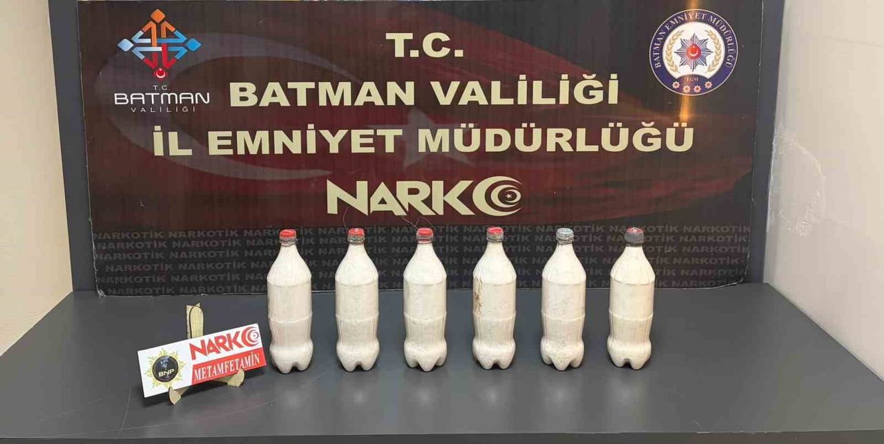 ARAÇTA YAPILAN DETAYLI ARAMADA, BENZİN DEPOSUNA GİZLENMİŞ 6 PARÇA HALİNDE TOPLAM 5 KİLO 200 GRAM...
