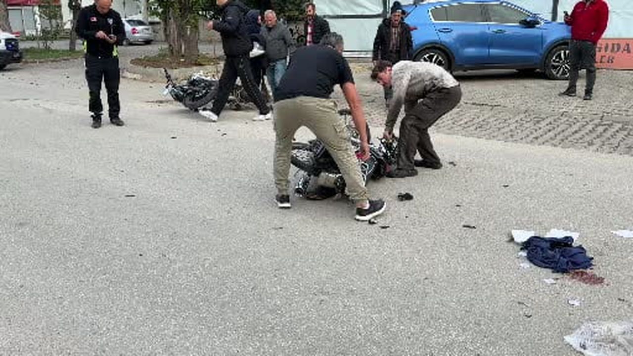 Bolu’da iki motosiklet kafa kafaya çarpıştı: 2 yaralı