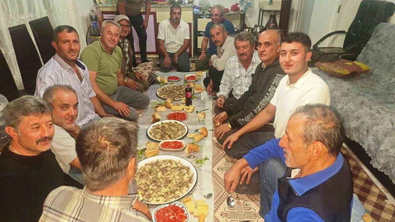 KÜTAHYA'NIN HİSARCIK İLÇESİNDE AVCILAR TARAFINDAN YILLARDIR SÜRDÜRÜLEN TAVŞAN ETLİ TİRİT GELENEĞİ...