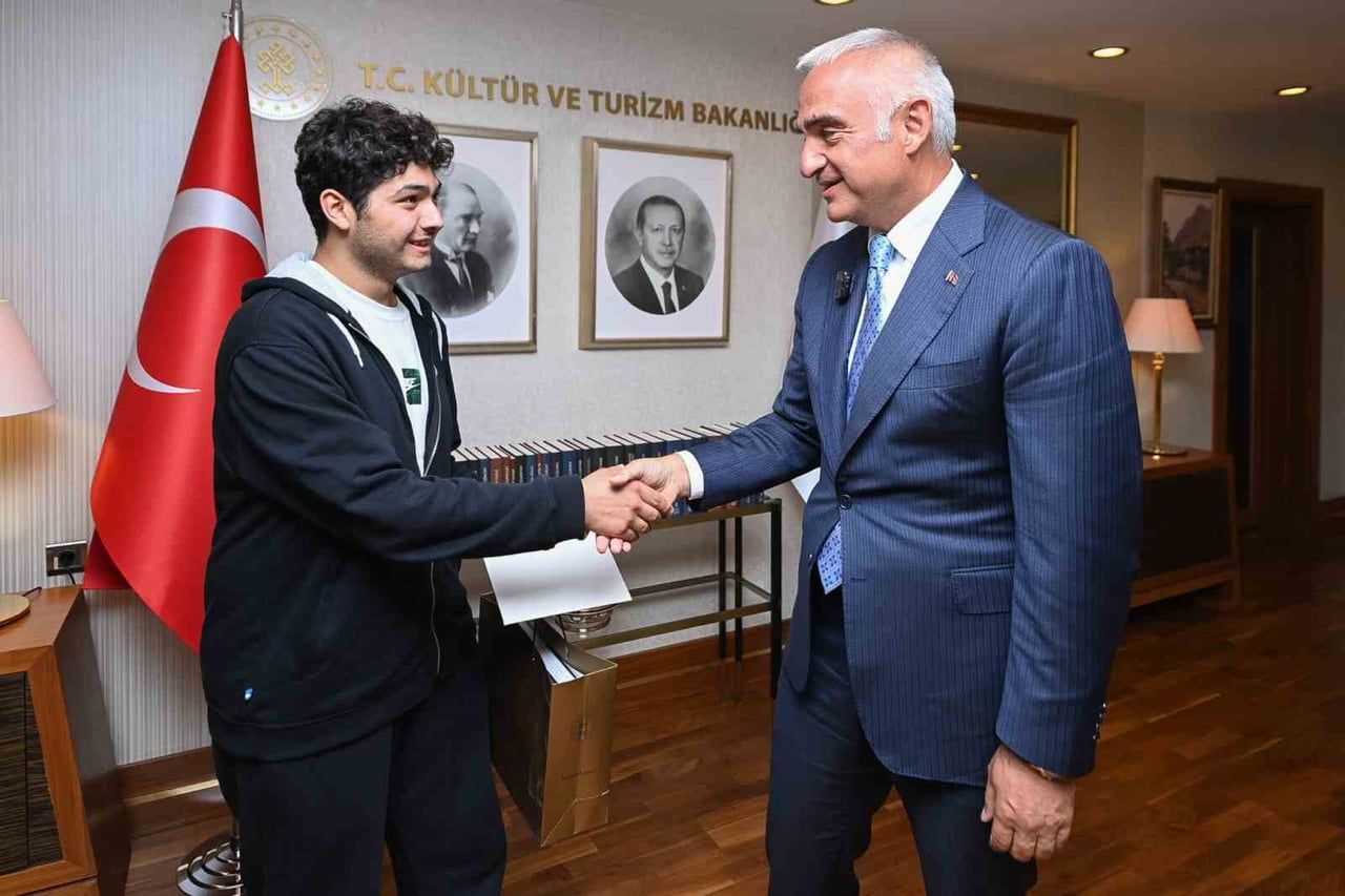 KÜLTÜR VE TURİZM BAKANI MEHMET NURİ ERSOY, 2026 YÜKSEKÖĞRETİM KURUMLARI SINAVI'NDA (YKS) TEMEL...