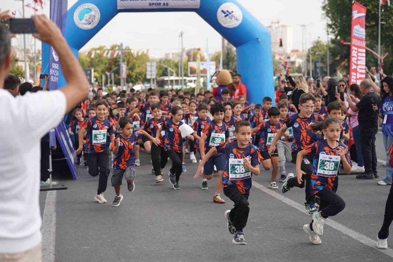 BABY RUN VE ÇOCUK KOŞUSU, RENKLİ GÖRÜNTÜLERE SAHNE OLDU.