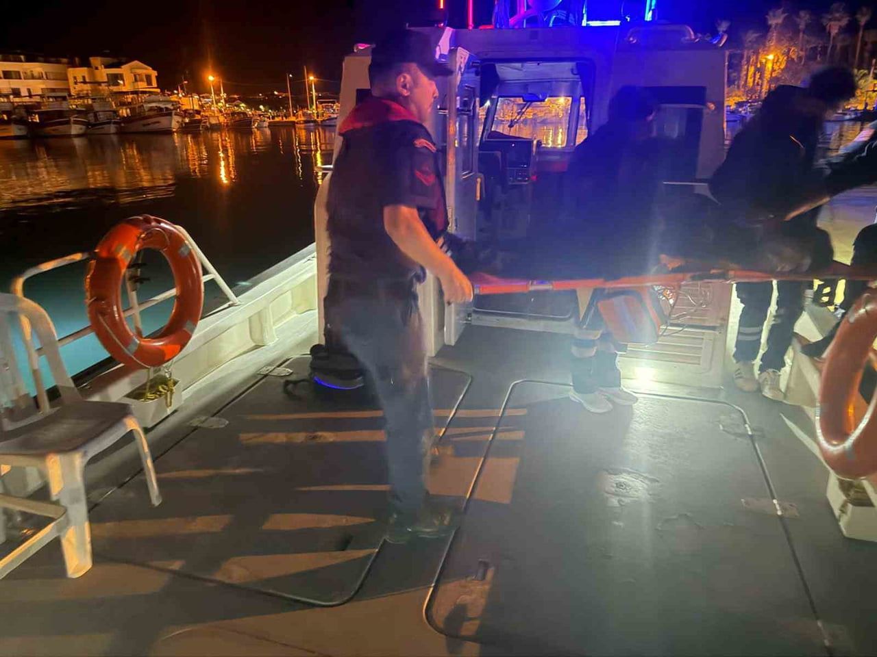 MUĞLA’NIN DATÇA İLÇESİ AÇIKLARINDA SEYREDEN TİCARİ GEMİDE RAHATSIZLANAN VATANDAŞ İÇİN SAHİL...