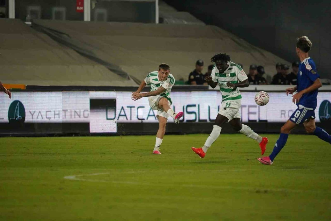 TRENDYOL 1. LİG'İN 2. HAFTASINDA MUĞLASPOR, SAHASINDA BANDIRMASPOR 0-0 BERABERE KALDI.