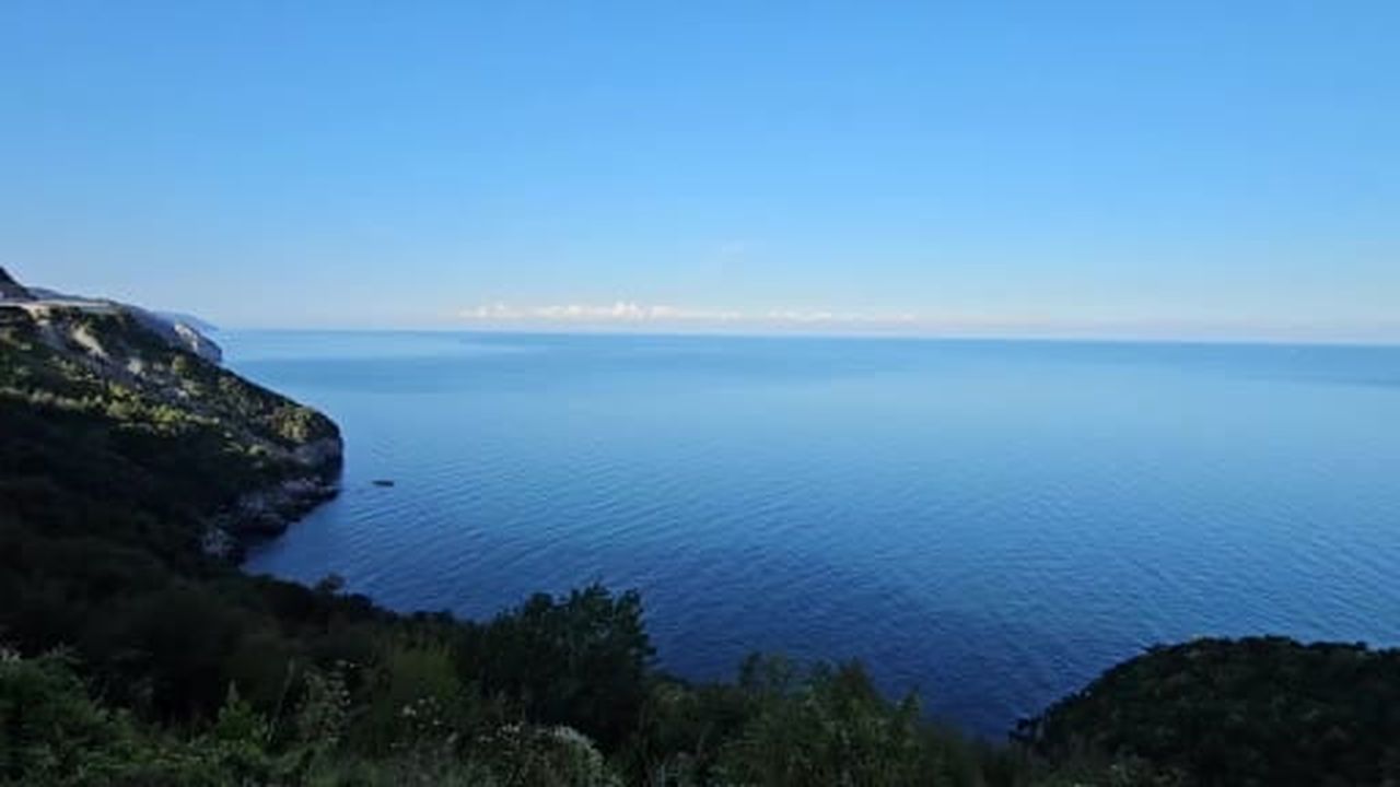 Zonguldak’ta balık tutmak için geldiği kayalıklarda kaybolan kişiyi arama çalışmaları 4....