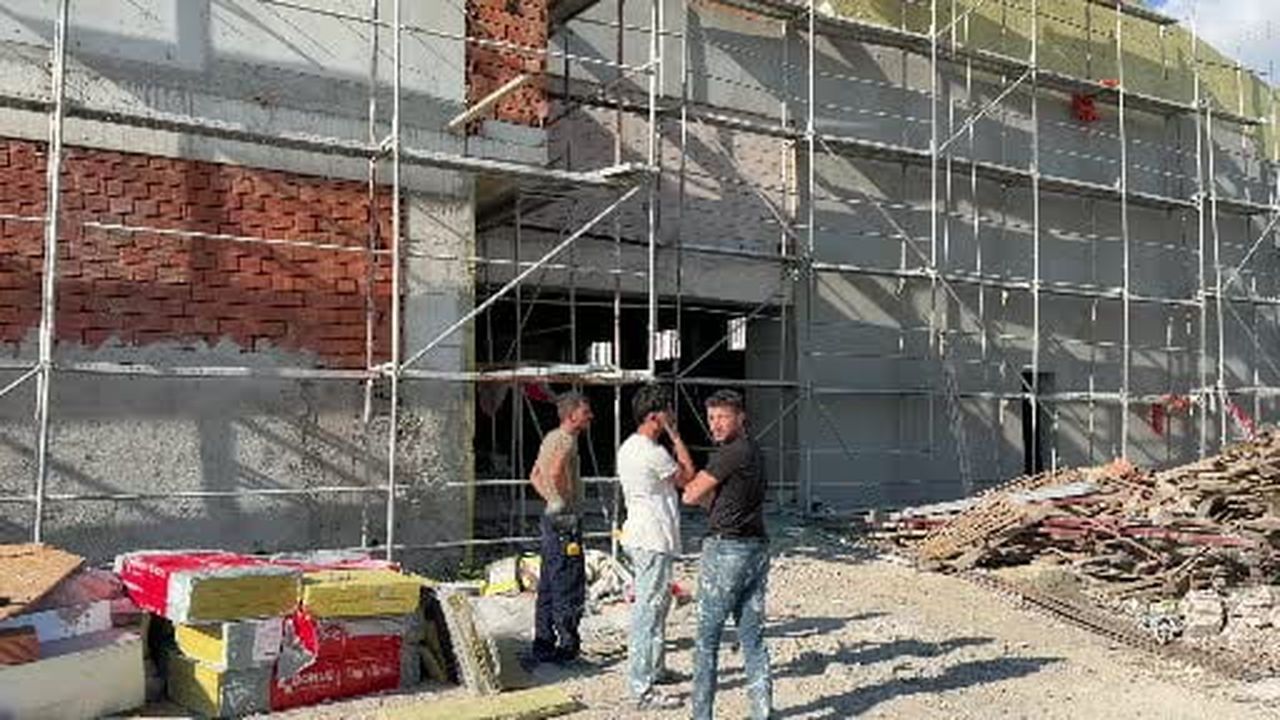 Bolu’da inşatta iskeleden düşen işçi yaralandı