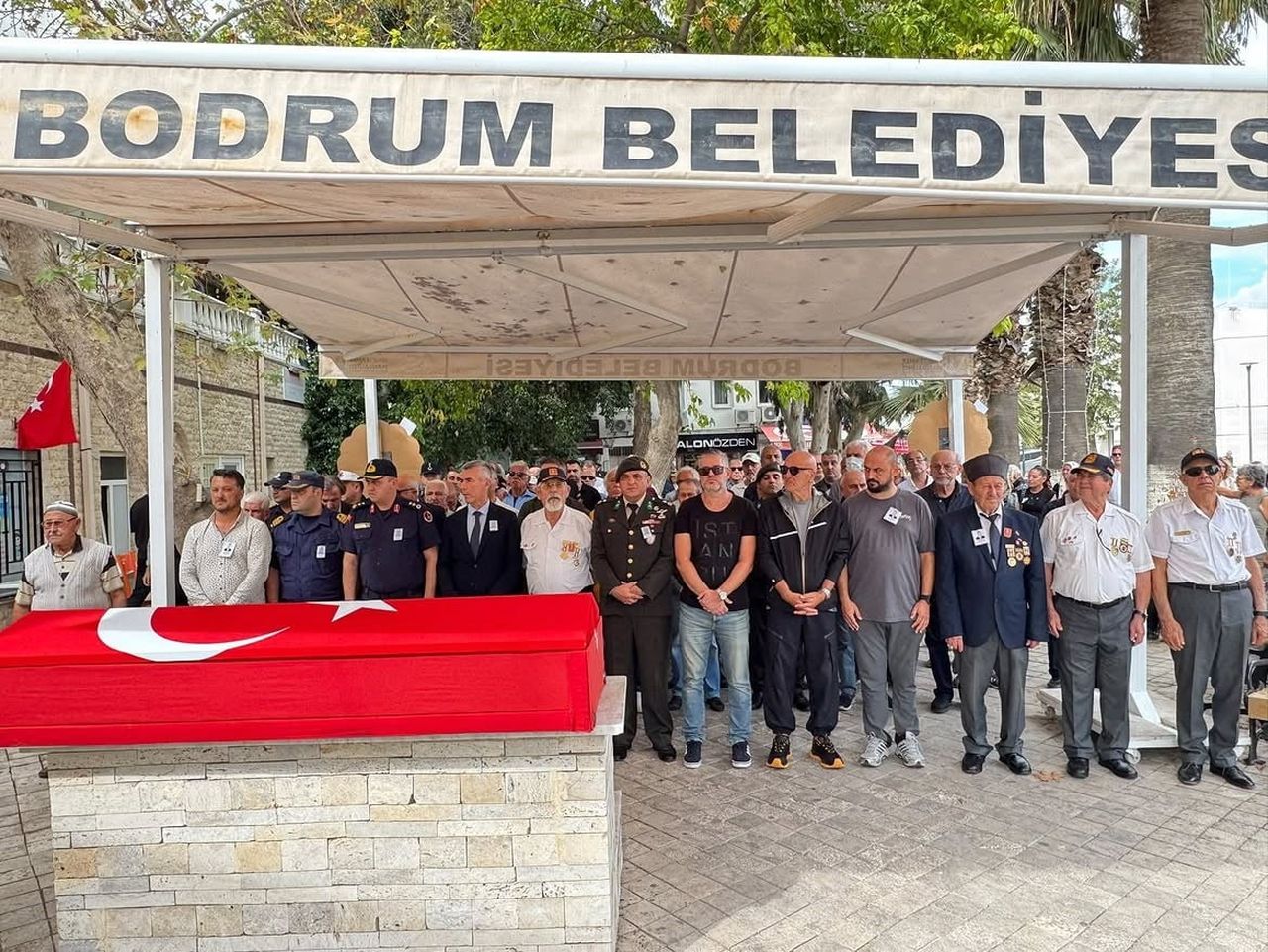 MUĞLA’NIN BODRUM İLÇESİNDE YAŞAMINI YİTİREN KIBRIS GAZİSİ HÜSNÜ ŞENGÖZ, SON YOLCULUĞUNA...