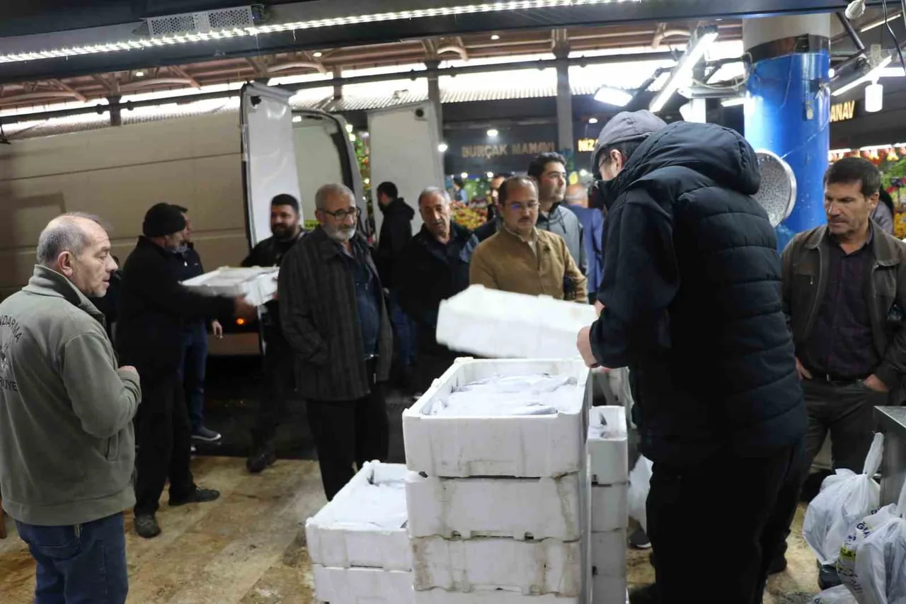 SİVAS’TAN AKDENİZ VE EĞE BÖLGESİ İLLERİNE PALAMUT SEVKİYATI GERÇEKLEŞTİRİLİYOR.