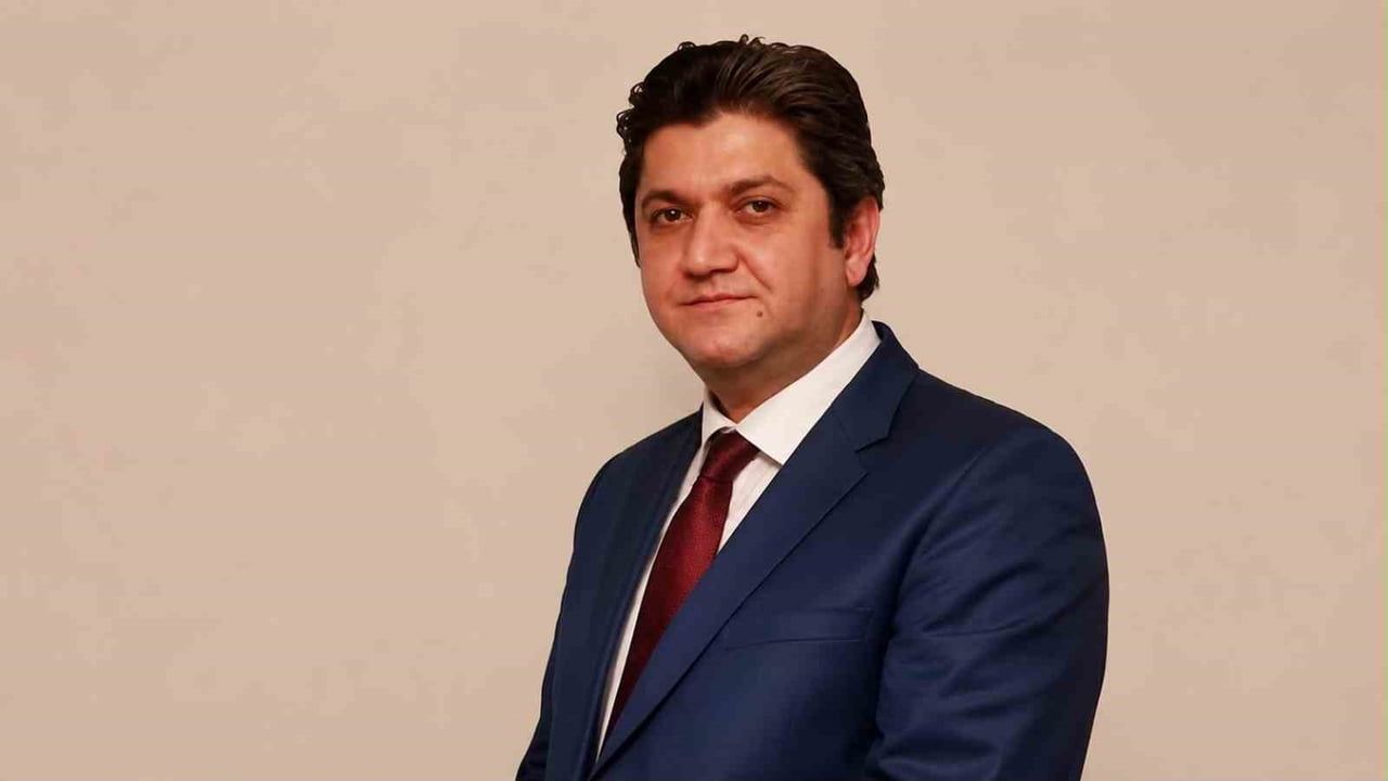 CHP MERKEZ YÖNETİM KURULU (MYK) KARARIYLA CHP KARABÜK İL BAŞKANLIĞI GÖREVİNE BURAK ONUR GÜNDÜZ...