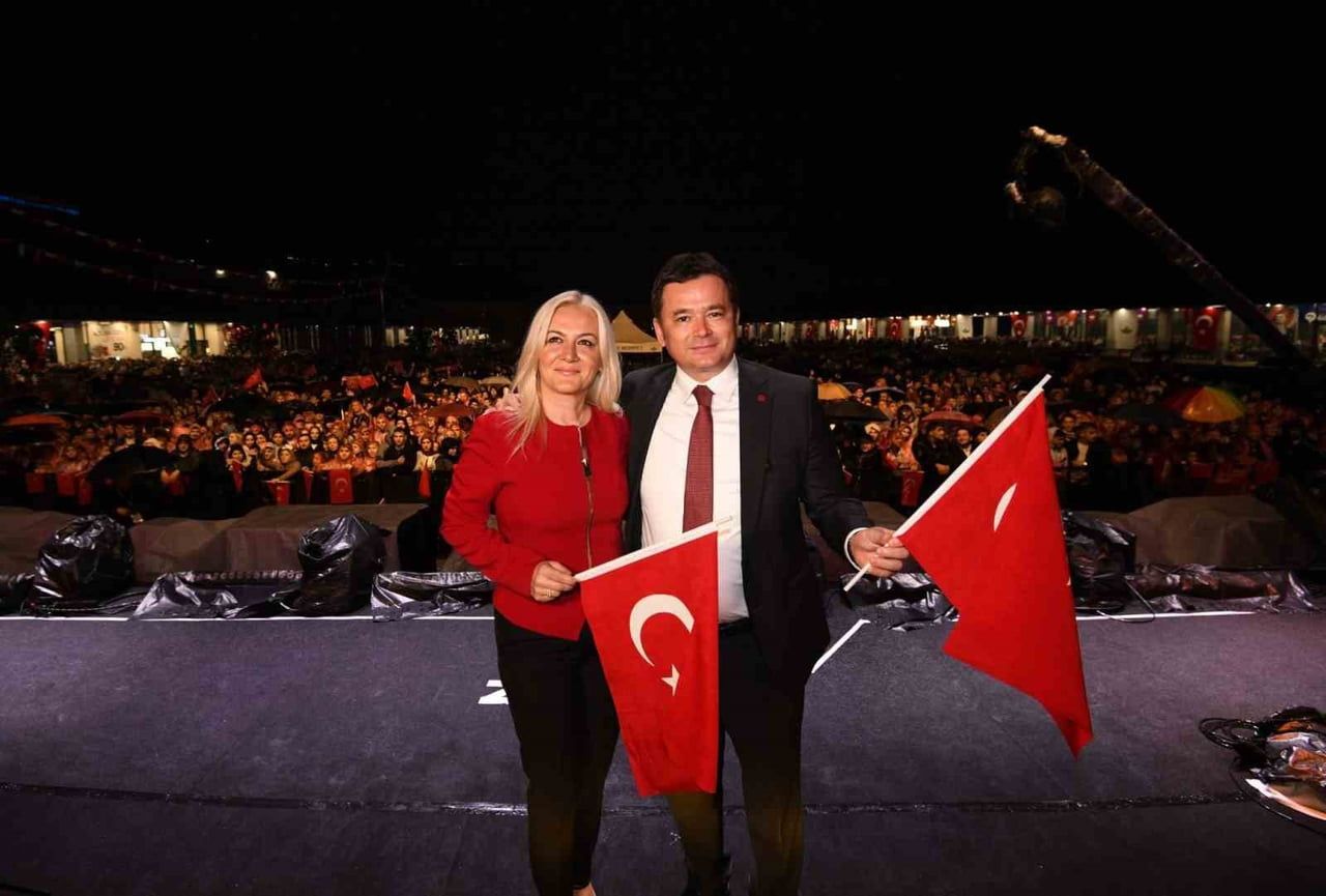 OSMANGAZİ BELEDİYESİ, CUMHURİYET’İN KURULUŞUNUN 103. YIL DÖNÜMÜNÜ KENTİN DÖRT BİR YANINA YAYILACAK...