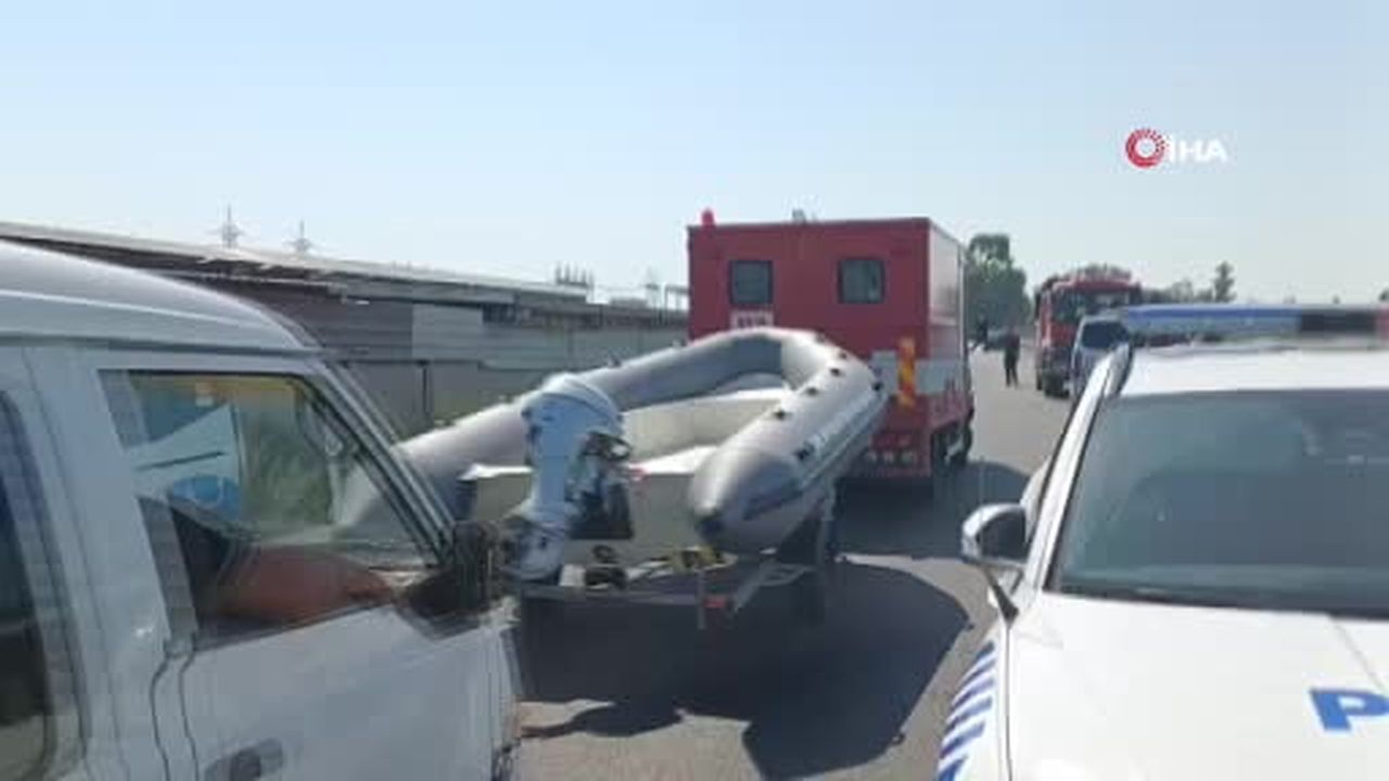 Serinlemek için sulama kanalına girdi, kısa sürede gözden kayboldu