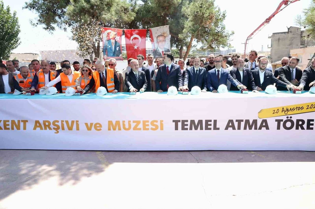 İLÇE TARİHİ İÇİN BÜYÜK ÖNEM TAŞIYACAK MÜZENİN TEMEL ATMA TÖRENİ DE MÜZENİN ÖNEMİNE LAYIK BİR...