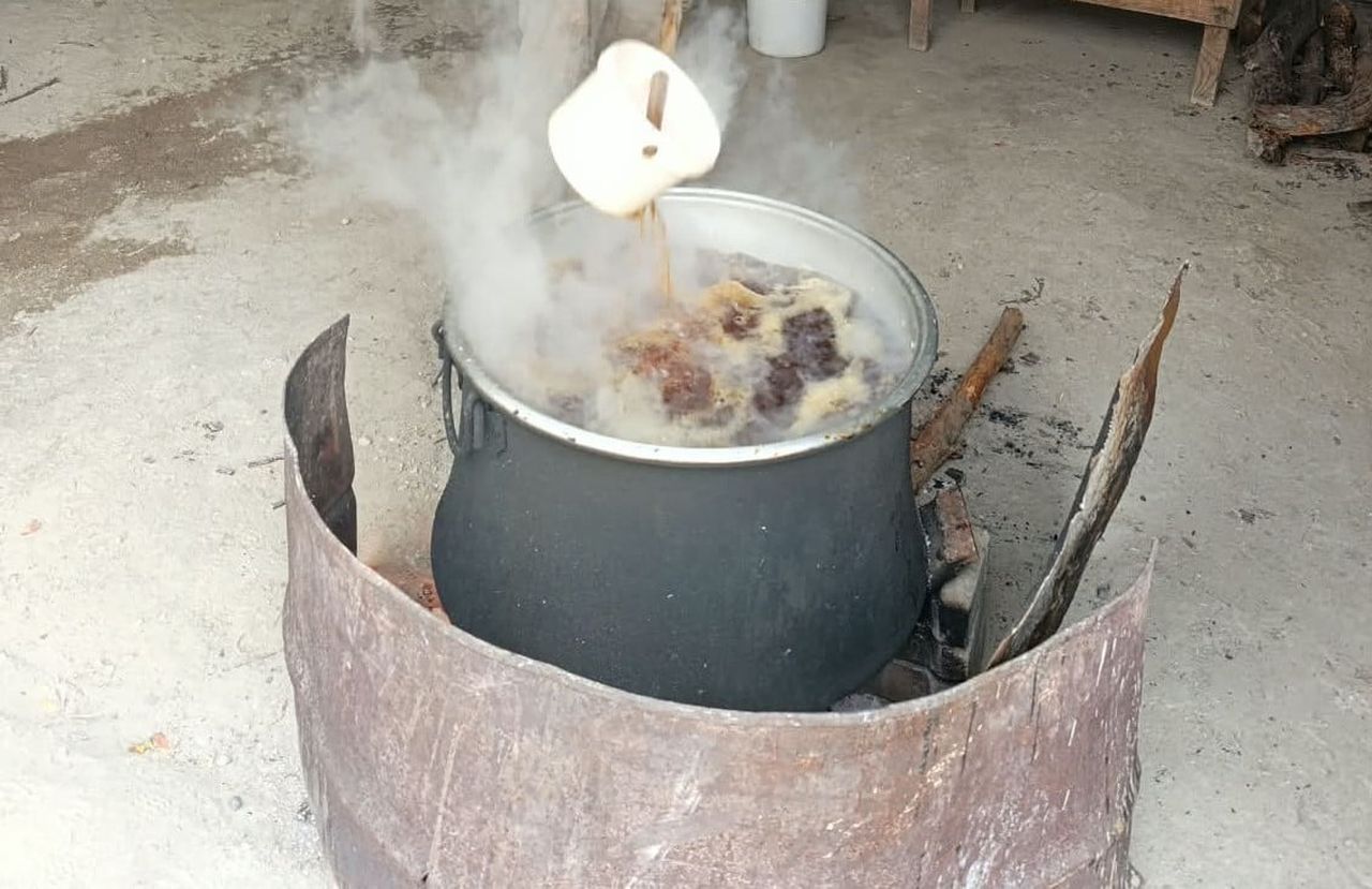 MANİSA’NIN SELENDİ İLÇESİNDE ÜZÜM HASADININ SONUNA YAKLAŞILIRKEN, KIŞ SOFRALARININ GELENEKSEL...